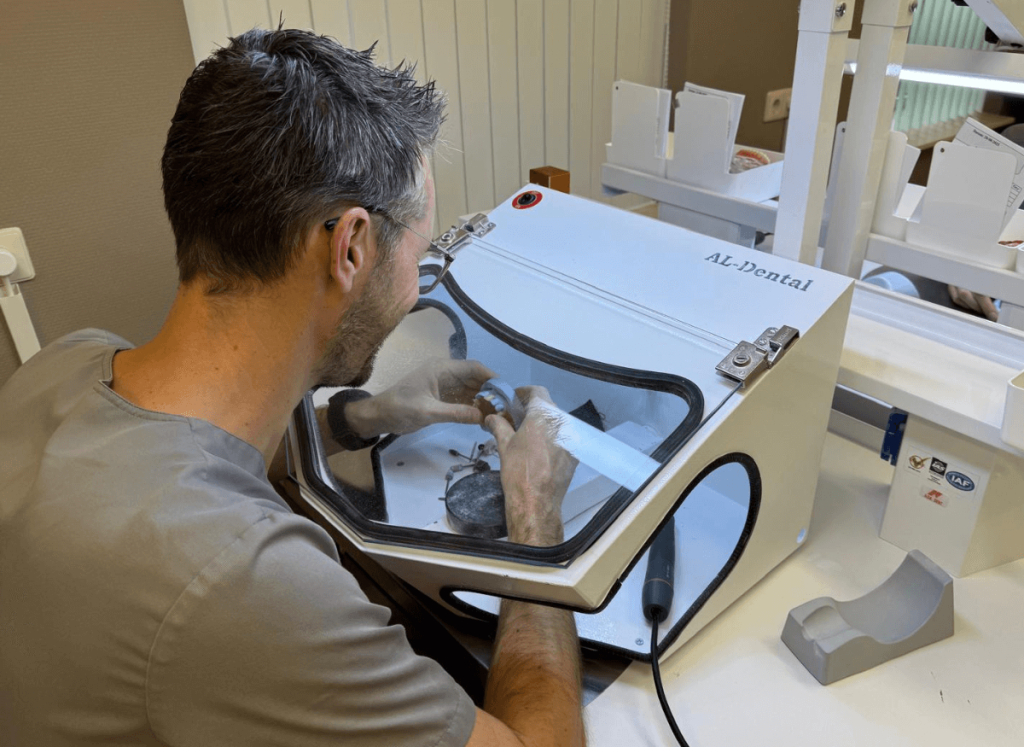 Kunstgebit opvullen Coevorden en Klazienaveen