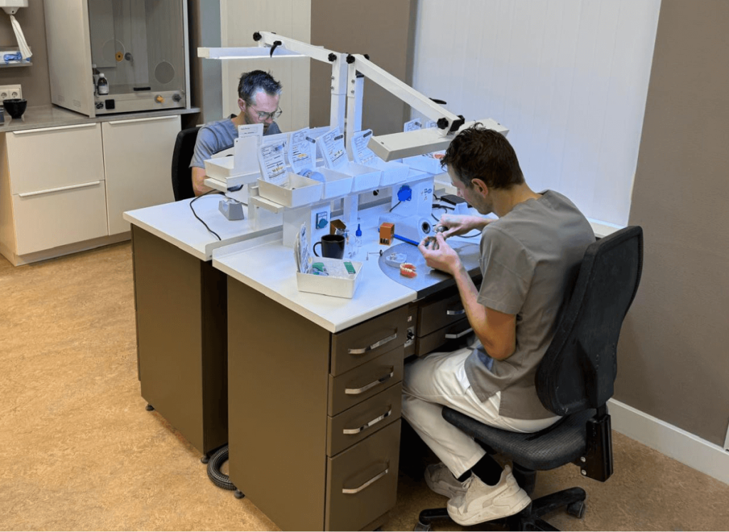 Kunstgebit opvullen Coevorden en Klazienaveen